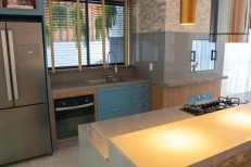 APARTAMENTO QUADRA MAR NA MEIA PRAIA
