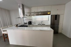 UM APARTAMENTO POR ANDAR