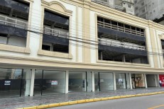 SALA COMERCIAL FRENTE AVENIDA CENTRO DE ITAPEMA