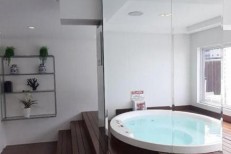 APARTAMENTO NO CORAO DA MEIA PRAIA 