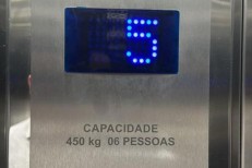 APARTAMENTO 2 SUTES TIMA LOCALIZAO NO PEREQUE