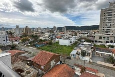 APARTAMENTO 2 SUTES TIMA LOCALIZAO NO PEREQUE