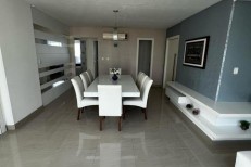 APARTAMENTO NO CORAO DA MEIA PRAIA, VISTA MAR