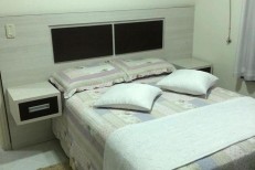 LINDO APARTAMENTO NO INICIO DA MEIA PRAIA