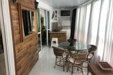 LINDO APARTAMENTO NO INICIO DA MEIA PRAIA