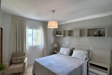 LINDO APARTAMENTO NO CORACAO DA MEIA PRAIA