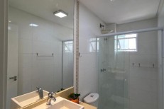 LINDO APARTAMENTO NO CORACAO DA MEIA PRAIA