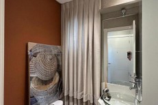 LINDO APARTAMENTO NO CORACAO DA MEIA PRAIA