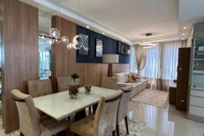 LINDO APARTAMENTO NO CORACAO DA MEIA PRAIA