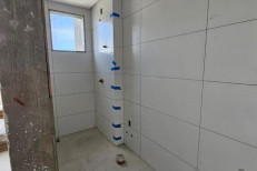 APARTAMENTO QUASE PRONTO EM MEIA PRAIA