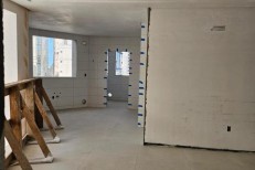 APARTAMENTO QUASE PRONTO EM MEIA PRAIA