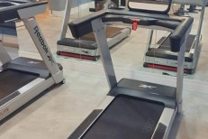 APTO 2 QUARTAS 1 SENDO 1 SUITE 400 MTS DO MAR