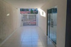 SOBRADO EM BRUSQUE 3 SUITES GARG. 3 CARROS