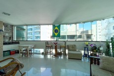 LINDO APARTAMENTO NA MEIA PRAIA