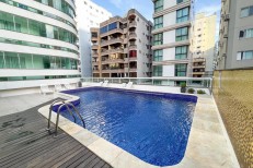 LINDO APARTAMENTO NA MEIA PRAIA