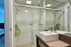 AMPLO APARTAMENTO 04 SUTES  100 METROS DO MAR