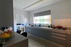 APARTAMENTO BEM LOCALIZADO PERTINHO DO MAR 