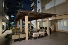 O4 SUITES NA MELHOR LOCALIZAAO DA MEIA PRAIA 
