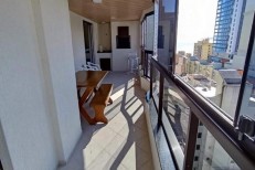 APARTAMENTO FRENTE RUA