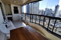 APARTAMENTO FRENTE RUA