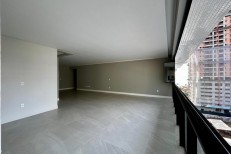 03 SUITES A 200M DO PIER OPORTO