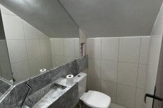 SOBRADO NA MEIA PRAIA 3 DORMITRIOS + 1 CLOSET