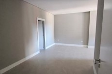 APTO Novo Prximo ao Pier OPorto