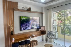 LINDO APARTAMENTO NA MEIA PRAIA COM 1 SUTE E DOIS