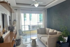 LINDO APARTAMENTO NA MEIA PRAIA COM 1 SUTE E DOIS