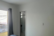 LINDO APARTAMENTO NA MEIA PRAIA COM 1 SUTE E DOIS