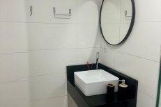 LINDO APARTAMENTO NA MEIA PRAIA COM 1 SUTE E DOIS