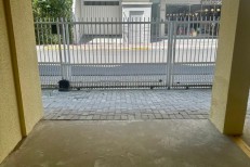 LINDO APARTAMENTO NA MEIA PRAIA COM 1 SUTE E DOIS