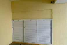 LINDO APARTAMENTO NA MEIA PRAIA COM 1 SUTE E DOIS