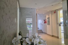 LINDO APARTAMENTO NA MEIA PRAIA COM 1 SUTE E DOIS