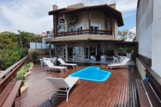 Casa de Veraneio em Bombinhas para 10 Pessoas