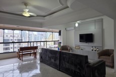 LINDO APARTAMENTO NA ESQUINA DA NEREU RAMOS NO COR