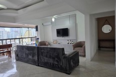 LINDO APARTAMENTO NA ESQUINA DA NEREU RAMOS NO COR