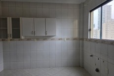 LINDO APARTAMENTO NA ESQUINA DA NEREU RAMOS NO COR