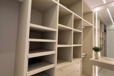 Apartamento na Meia Praia Pr�ximo ao mar na Rua 24