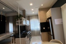 Apartamento na Meia Praia Pr�ximo ao mar na Rua 24