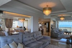 COBERTURA QUADRA MAR EM ITAPEMA - MEIA PRAIA 