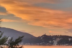 FRENTE MAR 4 SUITES EM ITAPEMA 