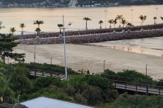 FRENTE MAR 4 SUITES EM ITAPEMA 