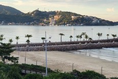 FRENTE MAR 4 SUITES EM ITAPEMA 