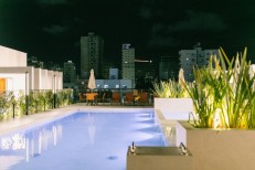 OPORTUNIDADE NA MEIA PRAIA COM VISTA MAR!