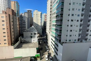 AMPLO 4 SUTES NO CORAO DA MEIA PRAIA