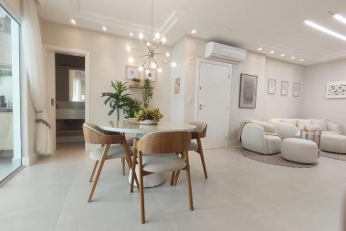 03 SUITES NA MELHOR LOCALIZAAO DA MEIA PRAIA
