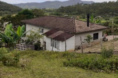 STIO DE 7 HECTARES EM BIGUAU