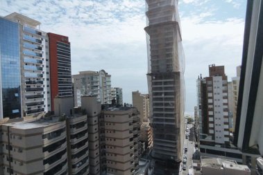 APARTAMENTO NO CORAO DA MEIA PRAIA, VISTA MAR
